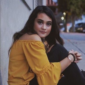 Meet your Posher, Alma